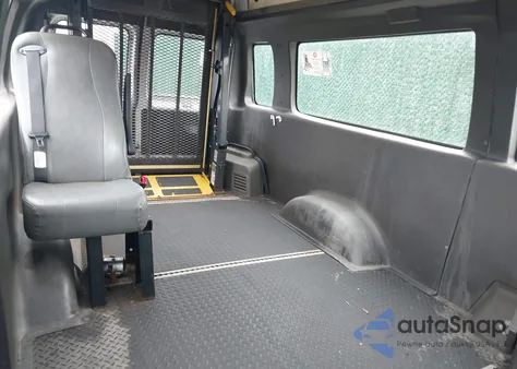 2014 Ford E-250 Commercial z USA, uszkodzony, nr VIN 1FTNS2EW7EDA93169